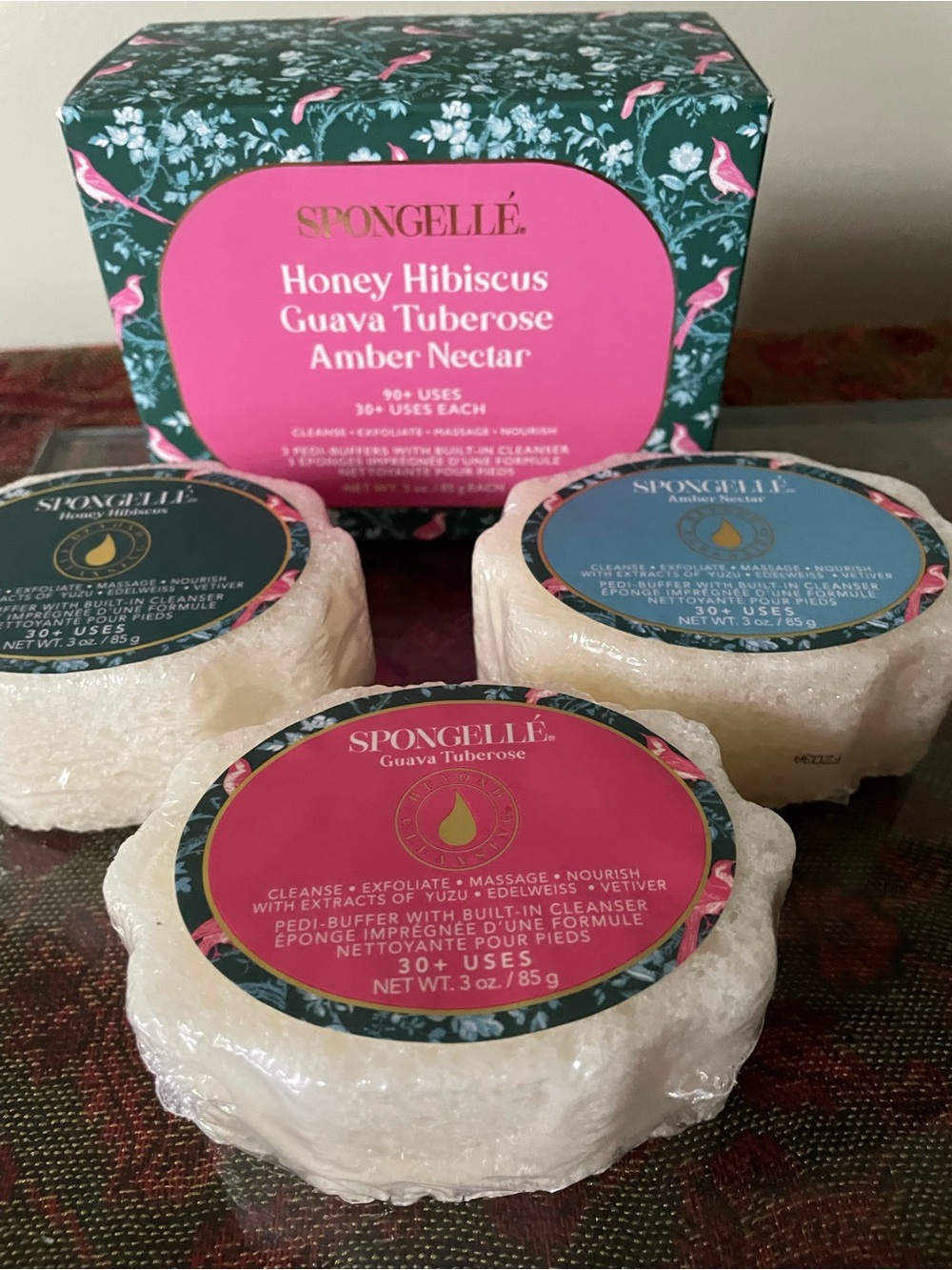 Spongellé Honey Hibiscus Guava Tuberose Amber Nectar Cleansing Buffer - Pink